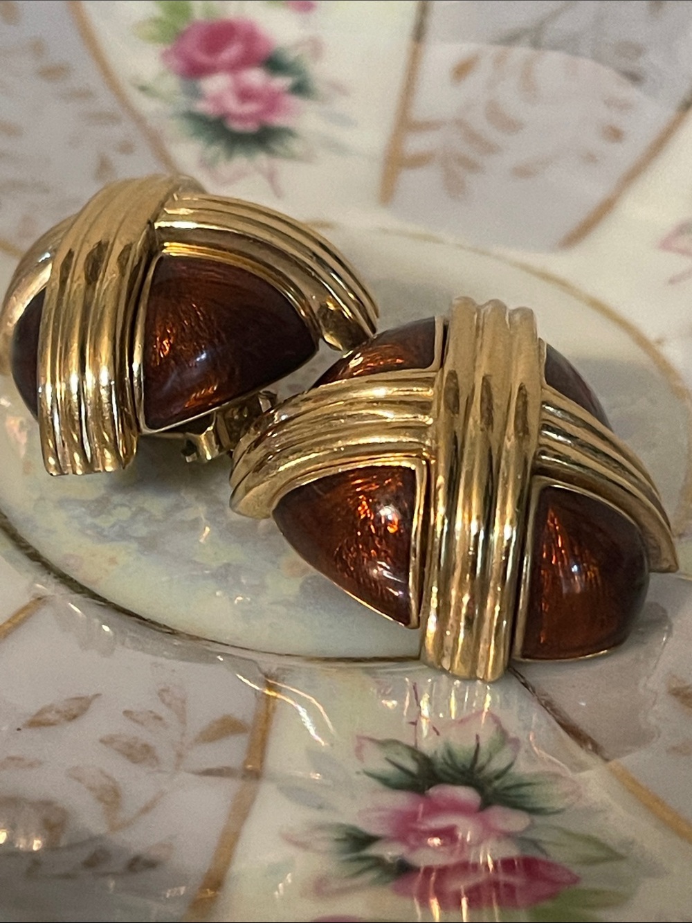 Ciner Bronze-Brown Enamel & Gold “X” Runway Statement Clip On Earrings - Picture 3 of 9